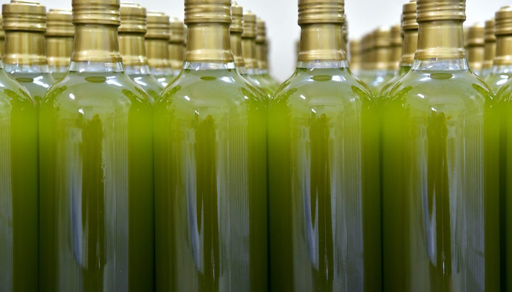 bottles-3803255_1920 bottles-3803255_1920