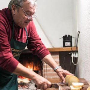 Degustazione olio in Frantoio presso oleificio-pozzuolese